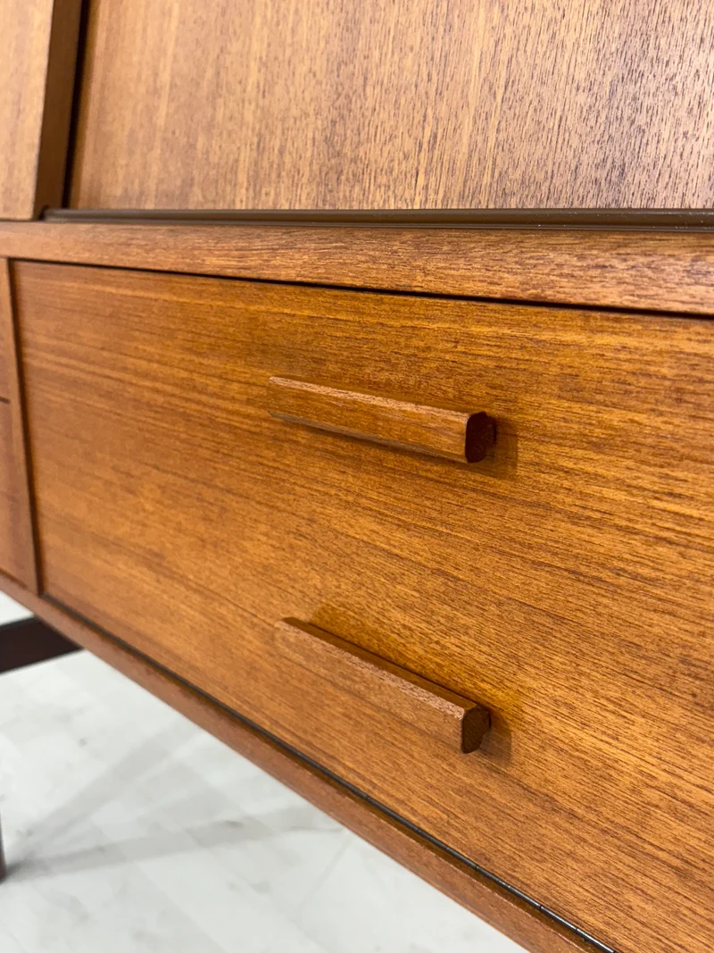 Mid-Century Highboard / Teak Schrank / Barschrank / Wohnzimmerschrank / Vintage Sidebaord