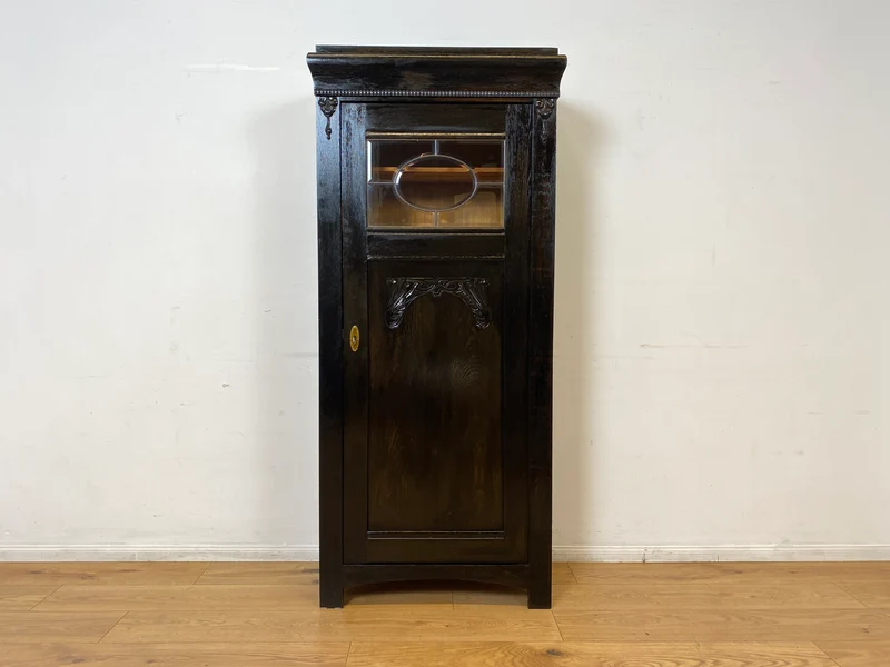 Zauberhafte dänische antike Vitrine I Vollholz mit facettiertem Originalglas, um 1900.
