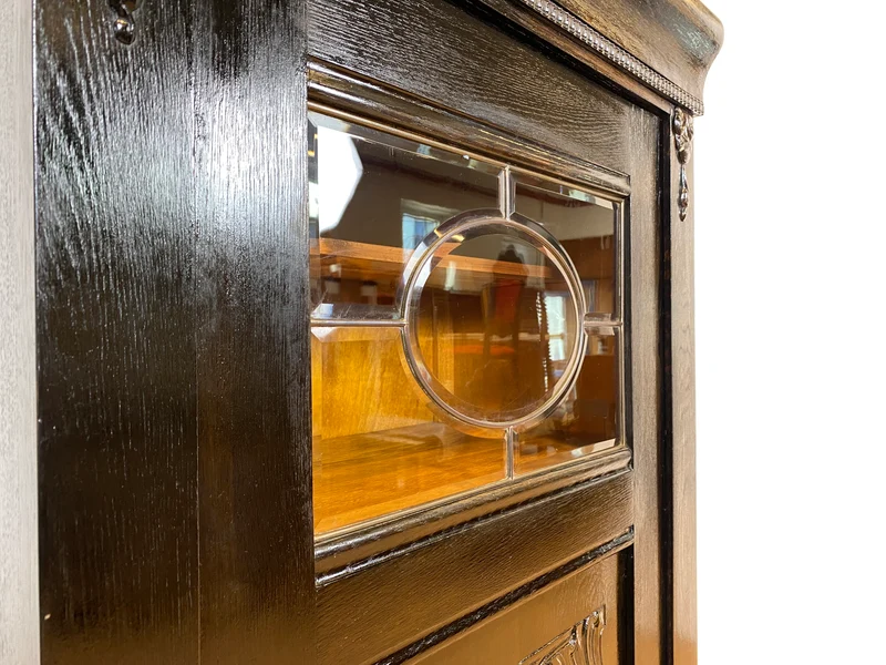 Zauberhafte dänische antike Vitrine I Vollholz mit facettiertem Originalglas, um 1900.