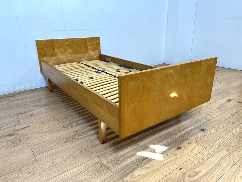 WMK I Stilvolles helles Mid-Century Einzelbett von VEB Hellerau aus 1965 mit verstellbarem 90x190 cm Lattenrost