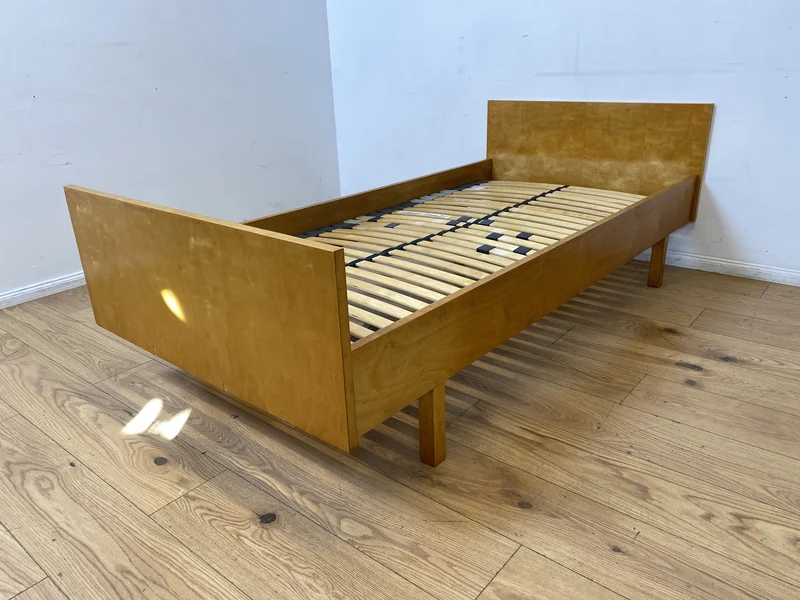 WMK I Stilvolles helles Mid-Century Einzelbett von VEB Hellerau aus 1965 mit verstellbarem 90x190 cm Lattenrost
