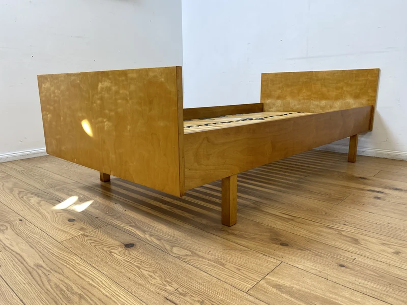 WMK I Stilvolles helles Mid-Century Einzelbett von VEB Hellerau aus 1965 mit verstellbarem 90x190 cm Lattenrost