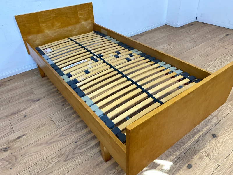 WMK I Stilvolles helles Mid-Century Einzelbett von VEB Hellerau aus 1965 mit verstellbarem 90x190 cm Lattenrost
