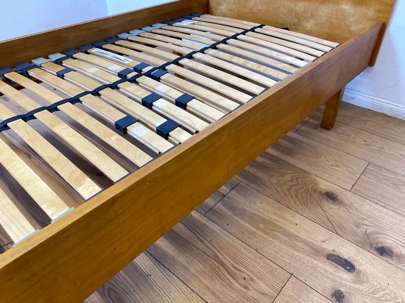 WMK I Stilvolles helles Mid-Century Einzelbett von VEB Hellerau aus 1965 mit verstellbarem 90x190 cm Lattenrost