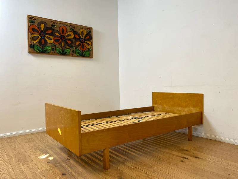 WMK I Stilvolles helles Mid-Century Einzelbett von VEB Hellerau aus 1965 mit verstellbarem 90x190 cm Lattenrost