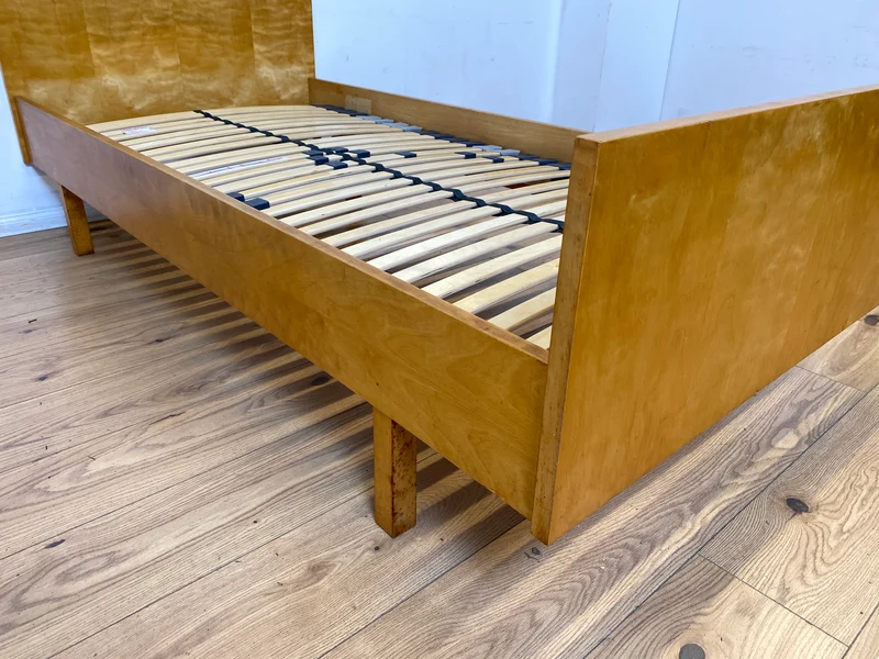 WMK I Stilvolles helles Mid-Century Einzelbett von VEB Hellerau aus 1965 mit verstellbarem 90x190 cm Lattenrost