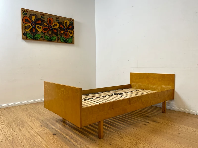 WMK I Stilvolles helles Mid-Century Einzelbett von VEB Hellerau aus 1965 mit verstellbarem 90x190 cm Lattenrost