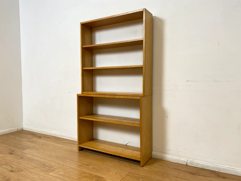 WMK I Schlichtes helles 60er Jahre Bücherregal I Zweiteilig, in Eiche mit weißer Rückwand I