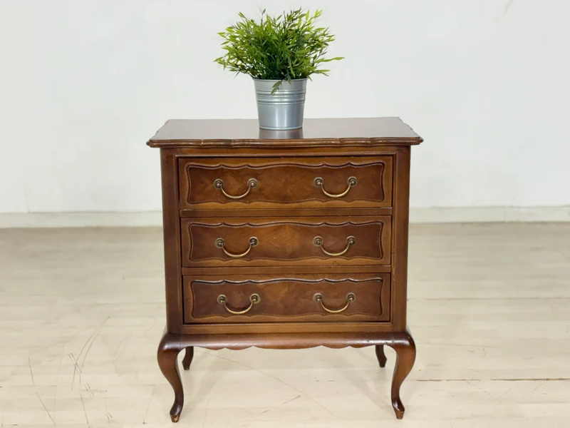 Mid-Century Chippendale Nachttisch / Kleine Kommode / Vintage Kommode / 60er Jahre