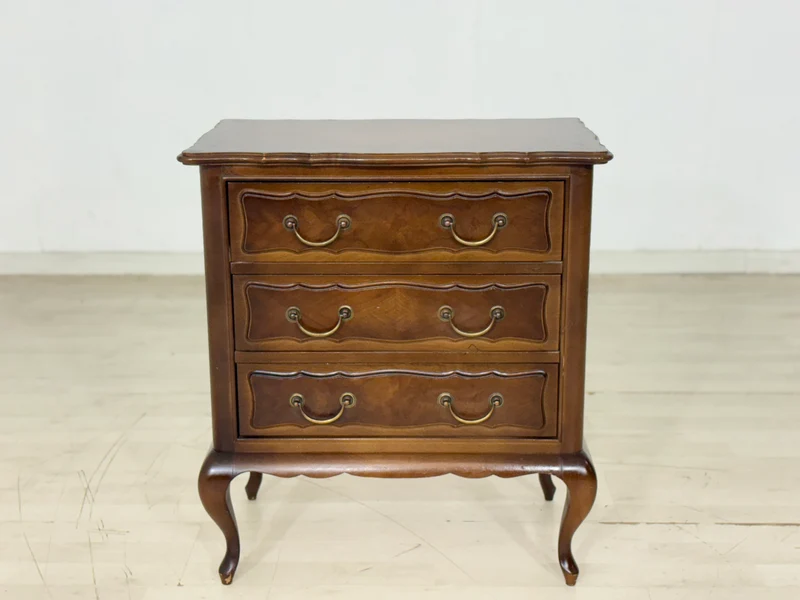 Mid-Century Chippendale Nachttisch / Kleine Kommode / Vintage Kommode / 60er Jahre