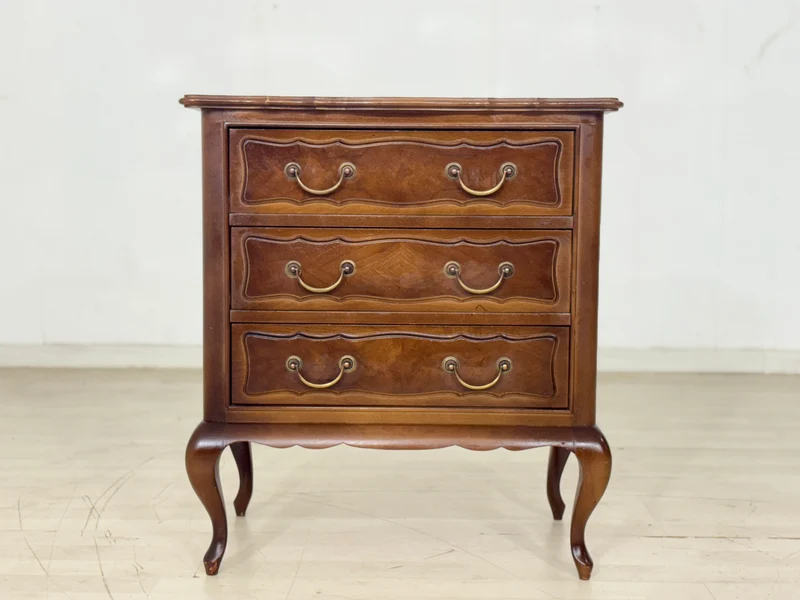 Mid-Century Chippendale Nachttisch / Kleine Kommode / Vintage Kommode / 60er Jahre