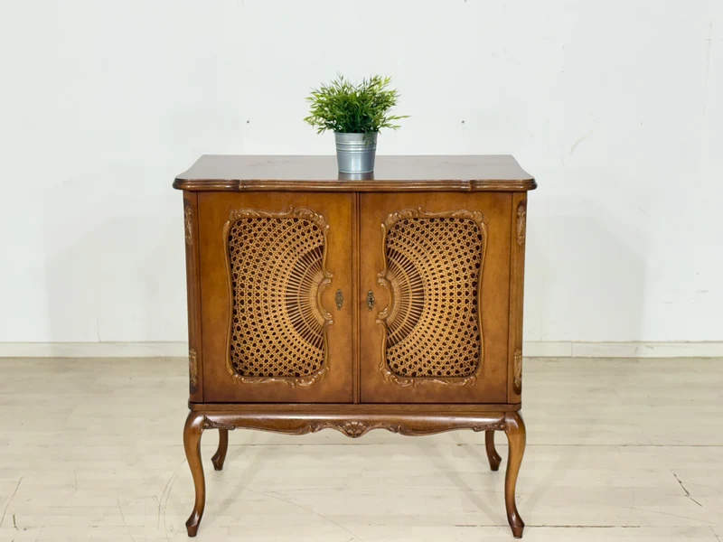 Antiker TV- & Phonoschrank im Barock-Stil / Kommode