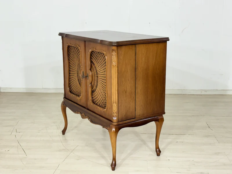 Antiker TV- & Phonoschrank im Barock-Stil / Kommode