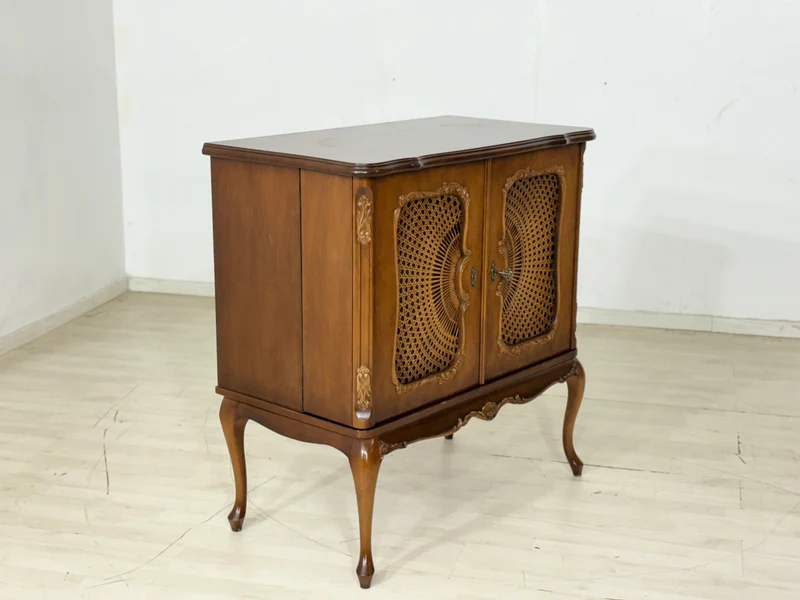 Antiker TV- & Phonoschrank im Barock-Stil / Kommode
