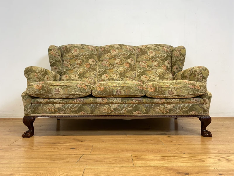 Wunderschönes skandinavisches antikes Sofa mit handverzierten Löwen Tatzen, grandiosem floralem Bezug und Federfüllung I Couch Liege Wohnzimmer Barock Rokoko Vintage I
