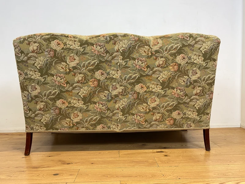 Wunderschönes skandinavisches antikes Sofa mit handverzierten Löwen Tatzen, grandiosem floralem Bezug und Federfüllung I Couch Liege Wohnzimmer Barock Rokoko Vintage I