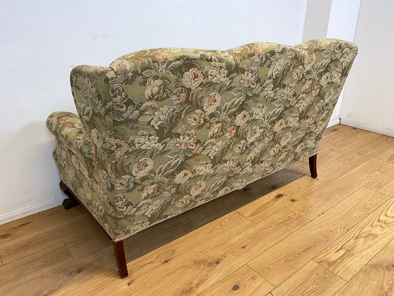Wunderschönes skandinavisches antikes Sofa mit handverzierten Löwen Tatzen, grandiosem floralem Bezug und Federfüllung I Couch Liege Wohnzimmer Barock Rokoko Vintage I