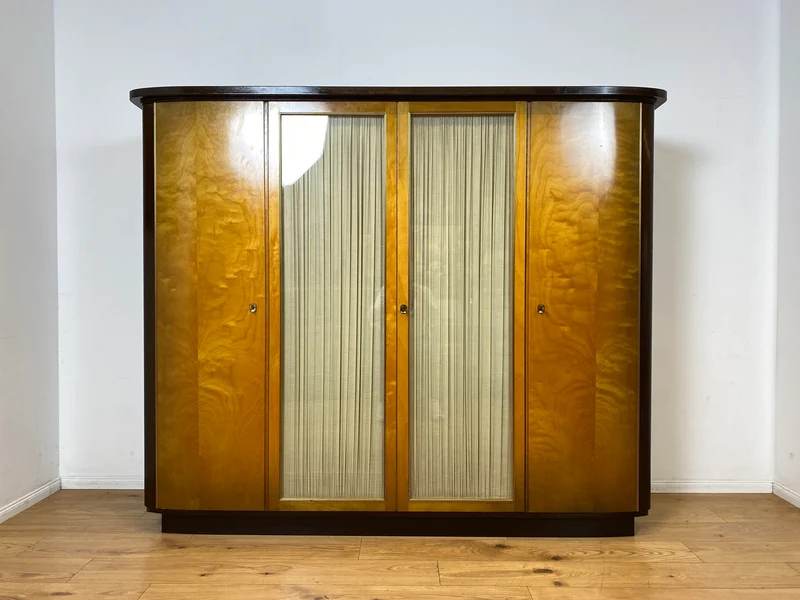 Stilvoller & hochwertiger Mid-Century Kleiderschrank mit Glastüren und Vorhängen I Vollholz I Schrank Schlafzimmerschrank Wäscheschrank Wardrobe Rockabilly Vintage 50er 60er
