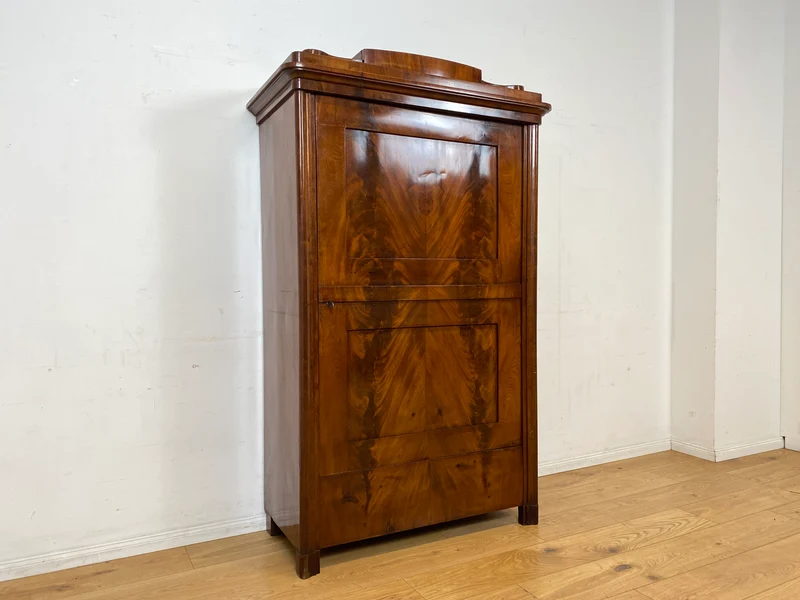 Hochwertiger handpolierter antiker Wäscheschrank in edlem Nussbaum I Biedermeier um 1850 I Schrank Kleiderschrank Highboard Bücherschrank Anrichte Flurschrank Vintage I