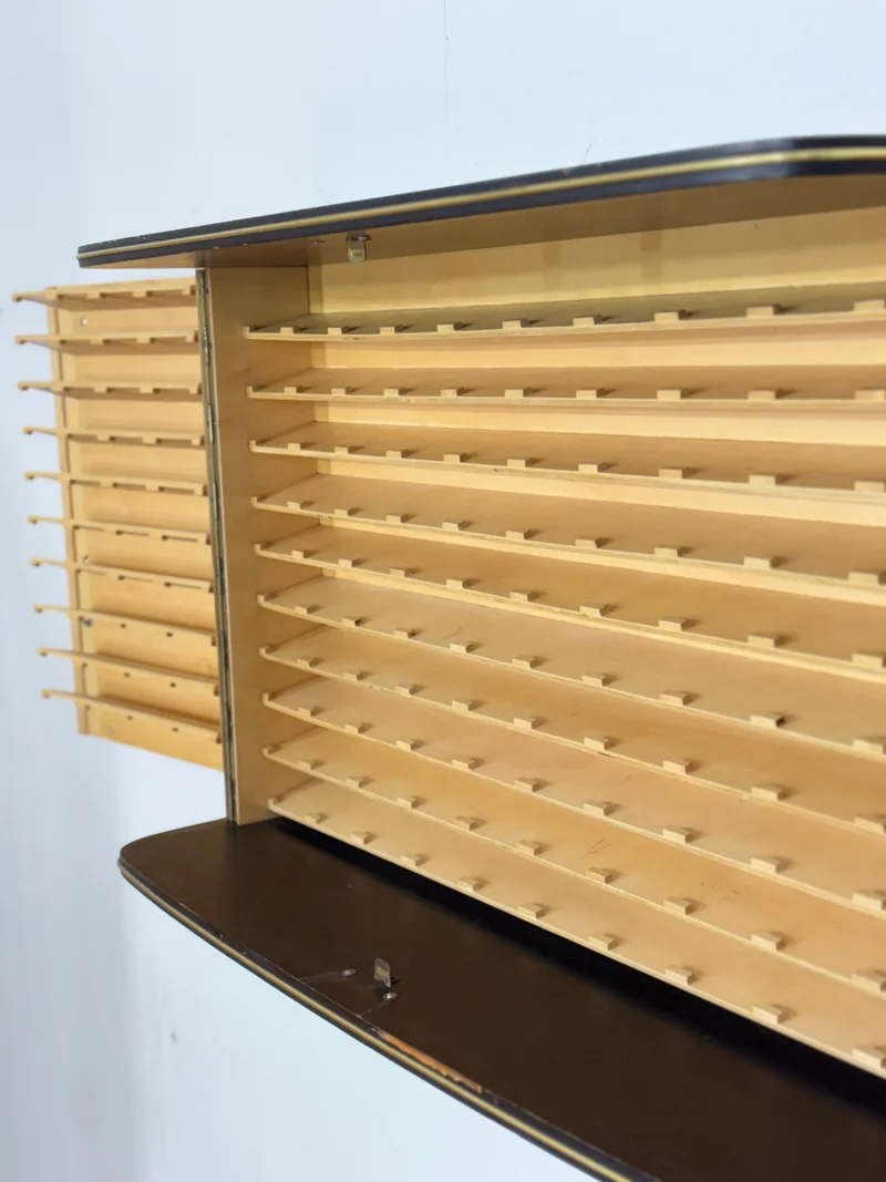 Schöner Vintage Pelikan Hängeschrank Wandschrank Hängevitrine Schrank Mid Century