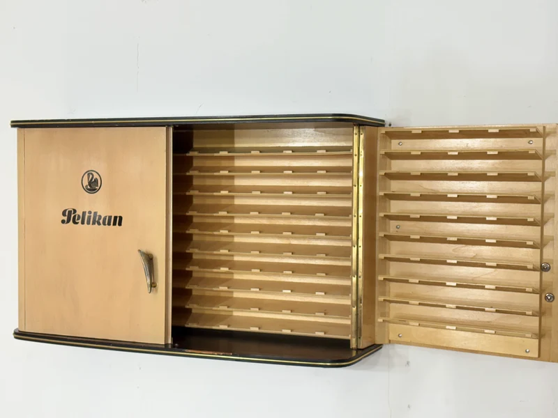 Schöner Vintage Pelikan Hängeschrank Wandschrank Hängevitrine Schrank Mid Century