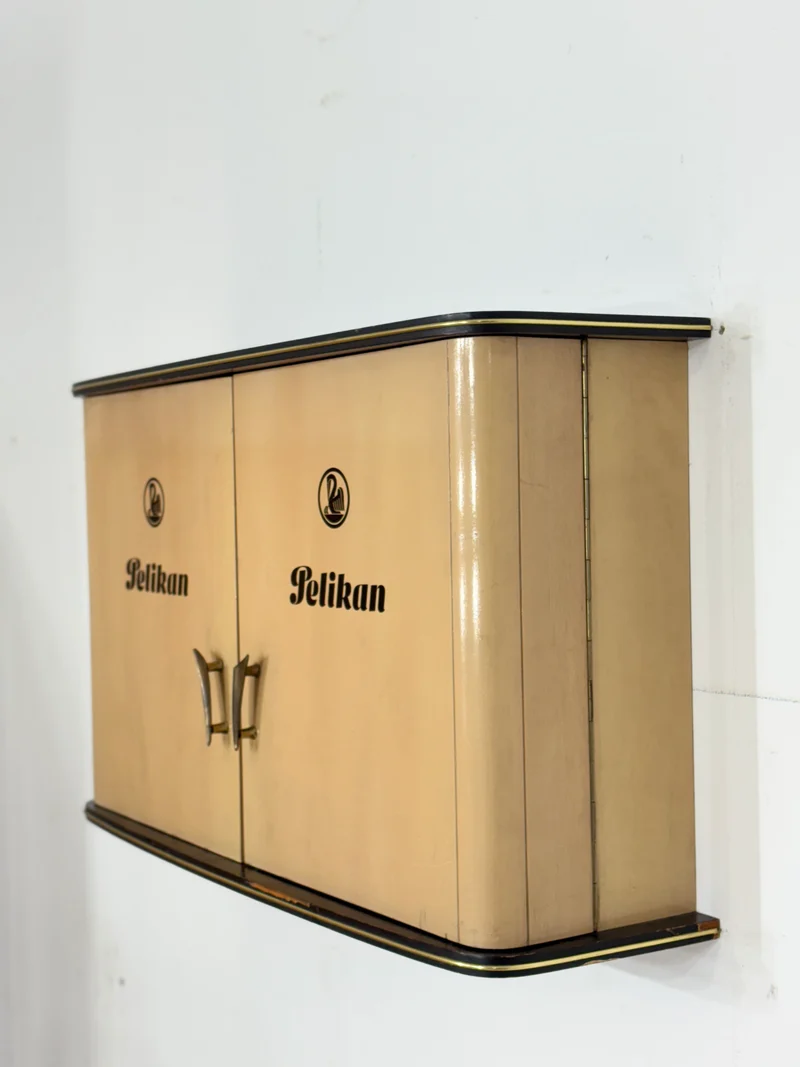 Schöner Vintage Pelikan Hängeschrank Wandschrank Hängevitrine Schrank Mid Century