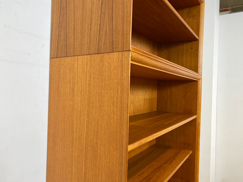 Hochwertiger Vintage Bücherschrank von Strobeck in skandinavischem Still mit Schubladen I Teakholz I Regal Bücherregal Holzregal Danish Design Mid-Century Vintage Teak I
