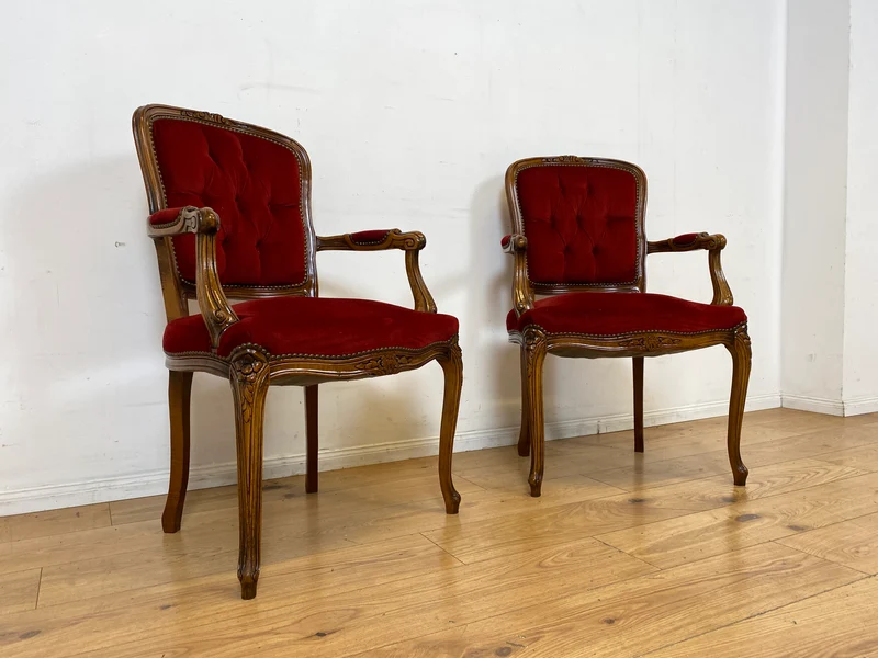 Eleganter und sehr gut erhaltener Vintage Salonsessel mit handverziertem Holzrahmen und grandiosem Bordeaux rotem Bezug I Sessel Armlehnstuhl Stuhl Stilmöbel Barock I