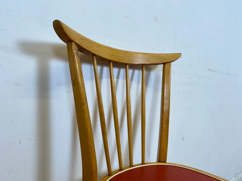 Formschöner und stabiler heller Mid-Century Sprossenstuhl aus Buchenholz mit rotem Kunstleder Sitz I Stuhl Holzstuhl Esszimmerstuhl Küchenstuhl 50er 60er Vintage I (Kopie)