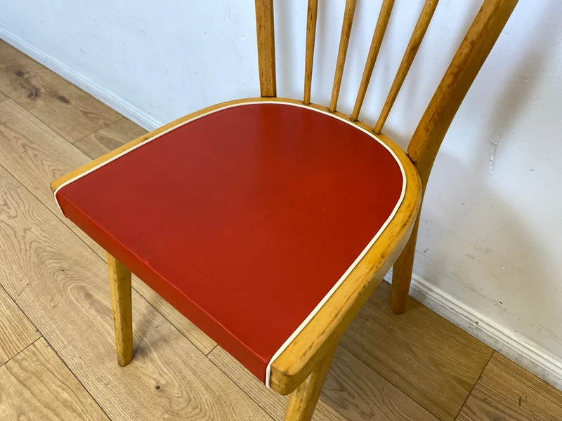 Formschöner und stabiler heller Mid-Century Sprossenstuhl aus Buchenholz mit rotem Kunstleder Sitz I Stuhl Holzstuhl Esszimmerstuhl Küchenstuhl 50er 60er Vintage I (Kopie)