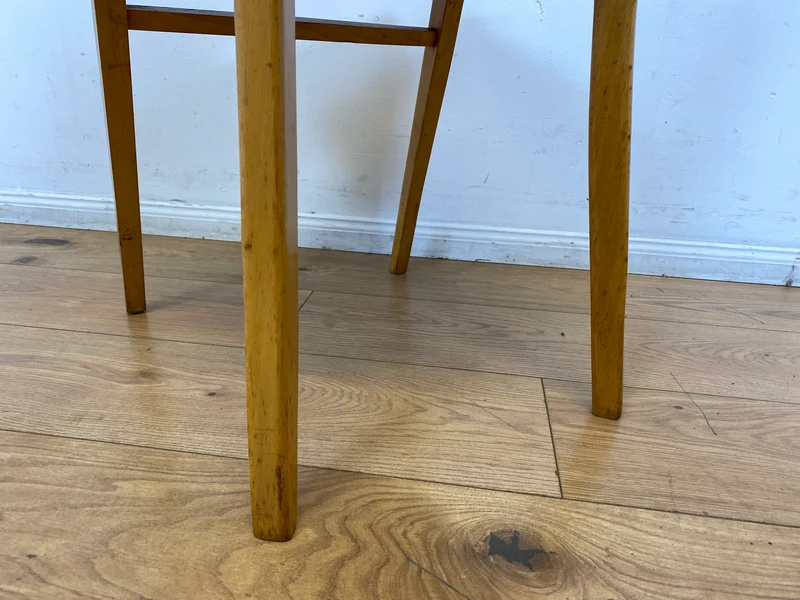 Formschöner und stabiler heller Mid-Century Sprossenstuhl aus Buchenholz mit rotem Kunstleder Sitz I Stuhl Holzstuhl Esszimmerstuhl Küchenstuhl 50er 60er Vintage I (Kopie)