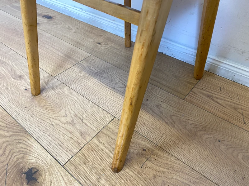 Formschöner und stabiler heller Mid-Century Sprossenstuhl aus Buchenholz mit rotem Kunstleder Sitz I Stuhl Holzstuhl Esszimmerstuhl Küchenstuhl 50er 60er Vintage I (Kopie)