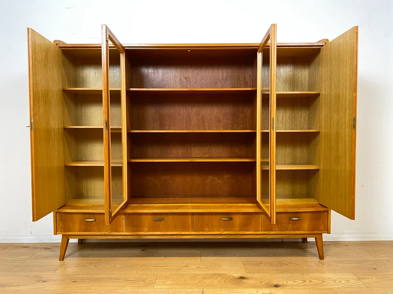 WMK I Stilvoller heller Mid-Century Wohnzimmerschrank mit Vitrine und Schubladen I Highboard Bücherschrank Büchervitrine Schrank Sideboard Glasvitrine 50er 60er Vintage I