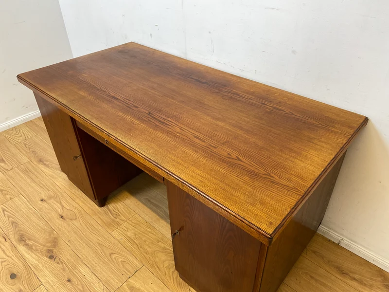 Sehr schöner freistehender 30er Jahre Art Deco Schreibtisch aus vollem Holz in Eiche mit Regal Rückseite I Arbeitstisch Bürotisch Writing Desk Antik Vintage Mid-Century I