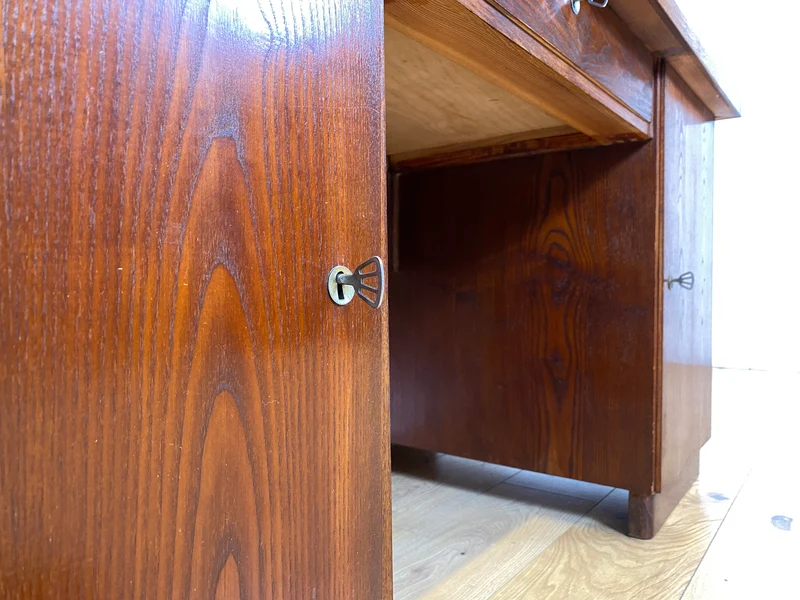 Sehr schöner freistehender 30er Jahre Art Deco Schreibtisch aus vollem Holz in Eiche mit Regal Rückseite I Arbeitstisch Bürotisch Writing Desk Antik Vintage Mid-Century I