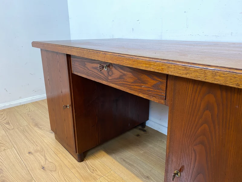 Sehr schöner freistehender 30er Jahre Art Deco Schreibtisch aus vollem Holz in Eiche mit Regal Rückseite I Arbeitstisch Bürotisch Writing Desk Antik Vintage Mid-Century I