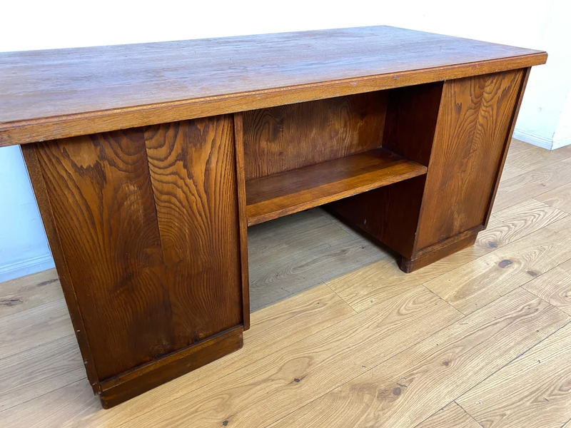 Sehr schöner freistehender 30er Jahre Art Deco Schreibtisch aus vollem Holz in Eiche mit Regal Rückseite I Arbeitstisch Bürotisch Writing Desk Antik Vintage Mid-Century I