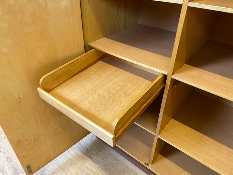 Minimalistischer & geräumiger Mid-Century Kleiderschrank aus 1966 mit Schublade und Böden I Schrank Schlafzimmerschrank Wäscheschrank Garderobe Wardrobe Retro Vintage 60er I