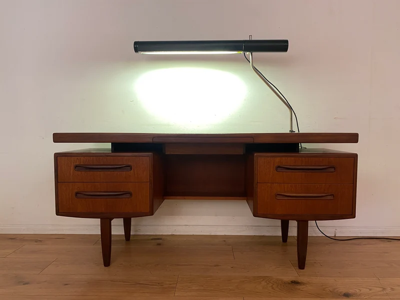 Sehr rare verstellbare Mid-Century Schwanenhals Tischleuchte von VEB NARVA I Lampe Leuchte Architektenlampe Schreibtischlampe Arbeitsleuchte Vintage Retro Werkstatt Ostalgie Industrie Design I