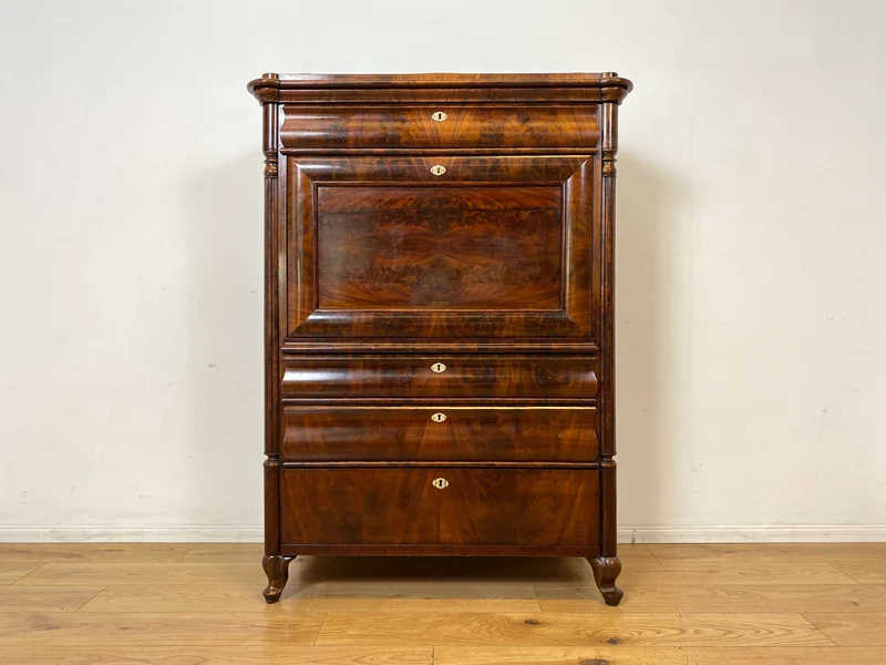 Edler antiker Schreibsekretär mit ausziehbarer Schreibunterlage I um 1840, Massivholz in Nussbaum I Sekretär Schreibschrank Schreibkommode Highboard Schrank Anrichte Biedermeier Vintage I