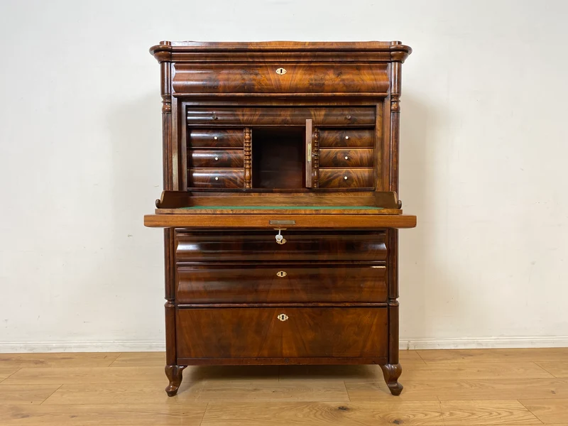 Edler antiker Schreibsekretär mit ausziehbarer Schreibunterlage I um 1840, Massivholz in Nussbaum I Sekretär Schreibschrank Schreibkommode Highboard Schrank Anrichte Biedermeier Vintage I