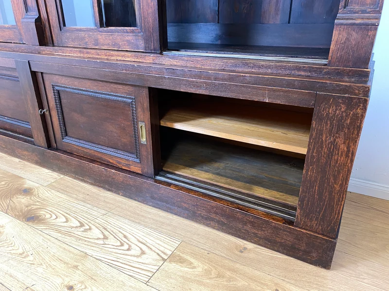 Hochwertige handverzierte Vintage Vitrine im antikem Stil aus massiver Eiche mit Schiebetüren I Büchervitrine Bücherschrank Bücherregal Regal Glasvitrine Wohnzimmerschank Jugendstil Gründerzeit I