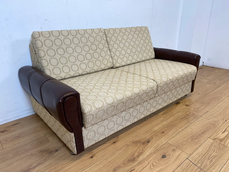 Retro pur! Gemütliche 70er Jahre Couch mit Schlaffunktion mit hellem Originalbezug I Sofa Couch Schlafsofa Schlafcouch Klappcouch Daybed Sitzgarnitur Vintage Space Age 60er I