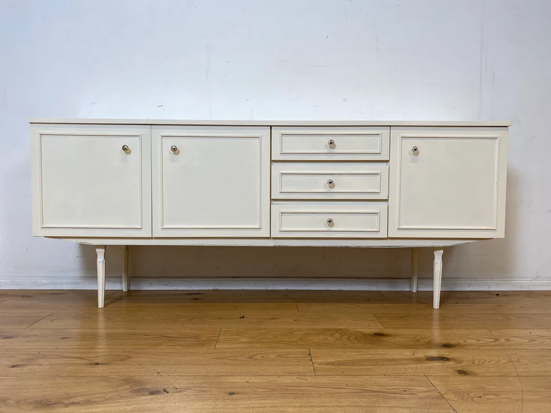 Sehr schönes weißes 70er Jahre Sideboard mit Schubladen & hübschen Originalgriffen I Kommode Anrichte Schrank TV Lowboard Bank Fernsehkommode Wäschekommode Retro Vintage I
