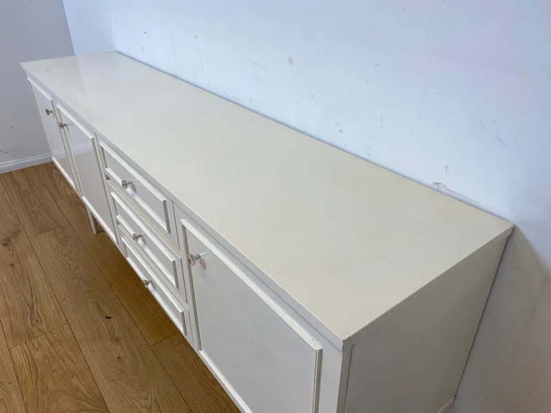 Sehr schönes weißes 70er Jahre Sideboard mit Schubladen & hübschen Originalgriffen I Kommode Anrichte Schrank TV Lowboard Bank Fernsehkommode Wäschekommode Retro Vintage I