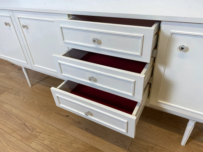 Sehr schönes weißes 70er Jahre Sideboard mit Schubladen & hübschen Originalgriffen I Kommode Anrichte Schrank TV Lowboard Bank Fernsehkommode Wäschekommode Retro Vintage I