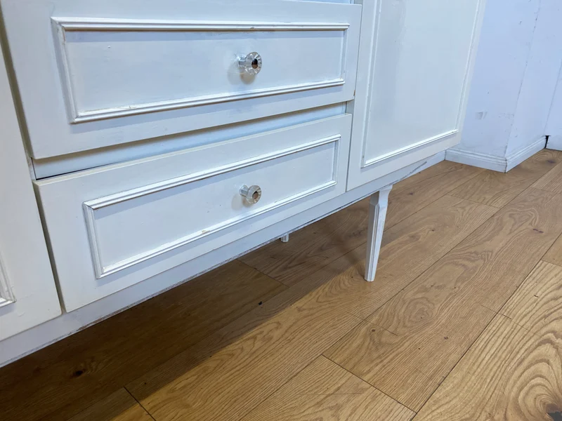Sehr schönes weißes 70er Jahre Sideboard mit Schubladen & hübschen Originalgriffen I Kommode Anrichte Schrank TV Lowboard Bank Fernsehkommode Wäschekommode Retro Vintage I