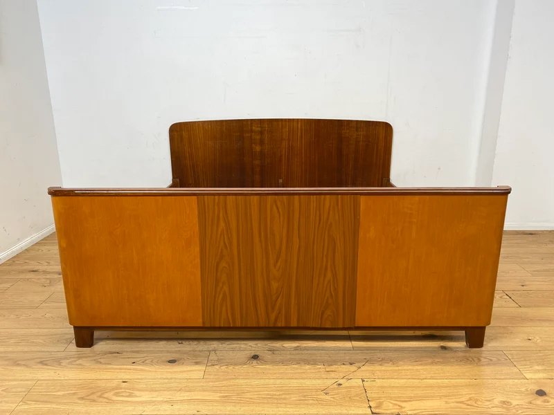 Stilvolles und sehr gut erhaltenes Mid-Century Bett mit Lattenrosten für zwei 90x190 Matratzen I Doppelbett Holzbett Bettrahmen Schlafzimmer 50er 60er Vintage Rockabilly I