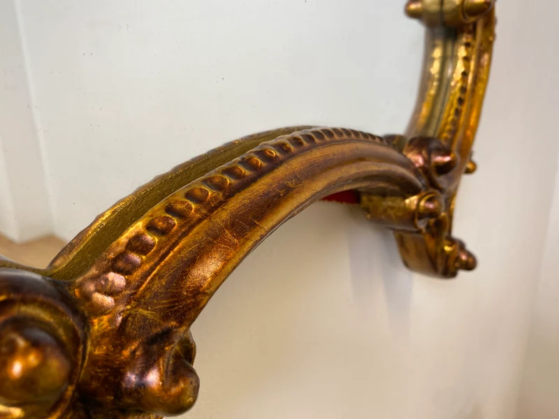 Wunderschöner großer Vintage Wandspiegel im antiken Stil mit goldenem Akanthusblatt Rahmen aus Stuck