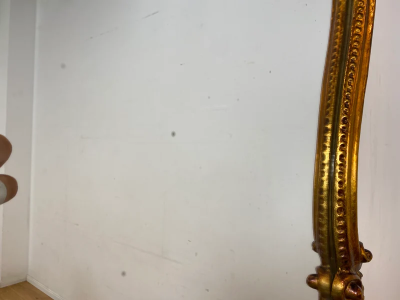 Wunderschöner großer Vintage Wandspiegel im antiken Stil mit goldenem Akanthusblatt Rahmen aus Stuck